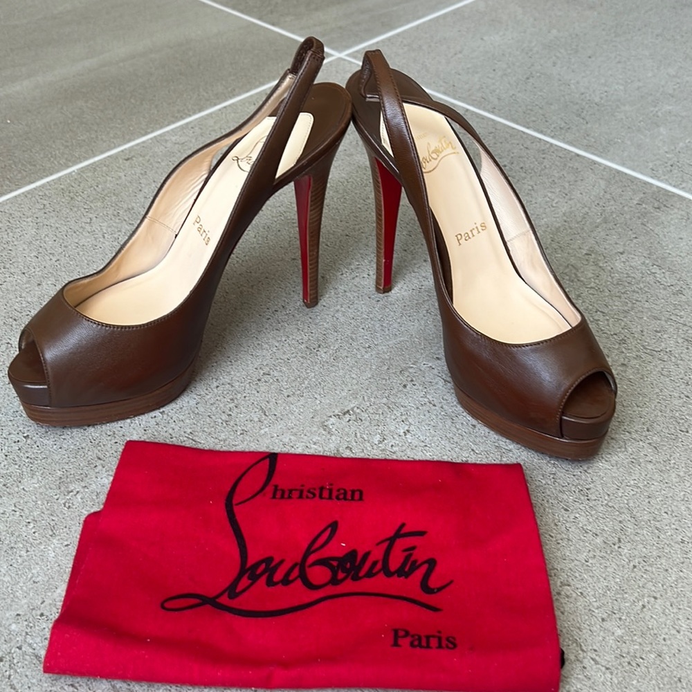 LIKE NEW Christian Louboutin size 40 Dark Brown Peep Toe Slingback Pumps